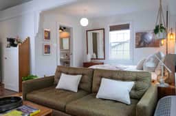 boho chic studio w/pool,hot tub,relaxing courtyard