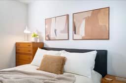 cozy vibe: modern meets retro - w/pool & hot tub