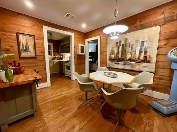 hilltop - retreat from the city w/pool & hot tub