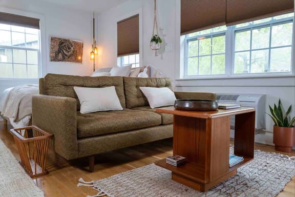 boho chic studio w/pool,hot tub,relaxing courtyard