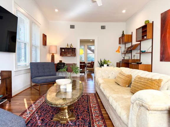 retro elegance - 3 king bedrooms w/pool & hot tub